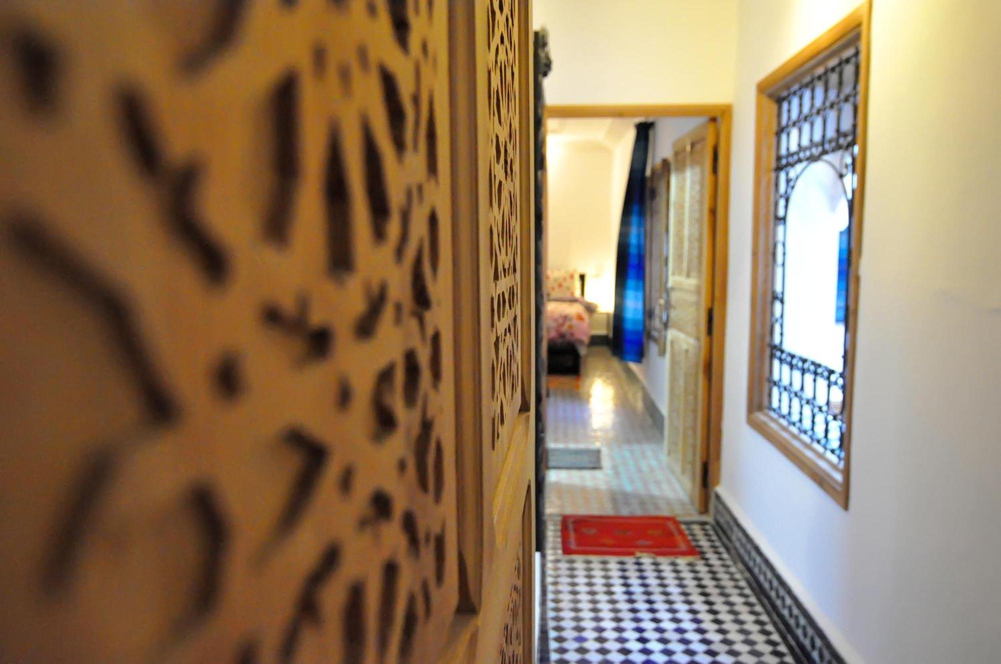 Riad Tafoukt פס מראה חיצוני תמונה